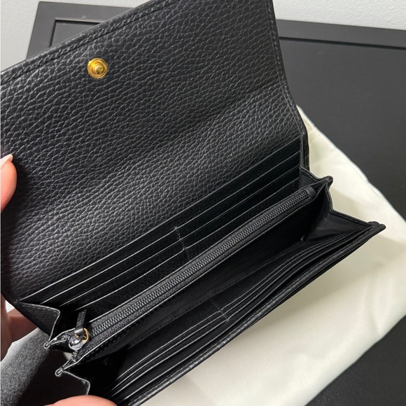 Gucci GG Marmont leather continental wallet
Style: 456116 CAO0G 1000 - Picture 2 of 14